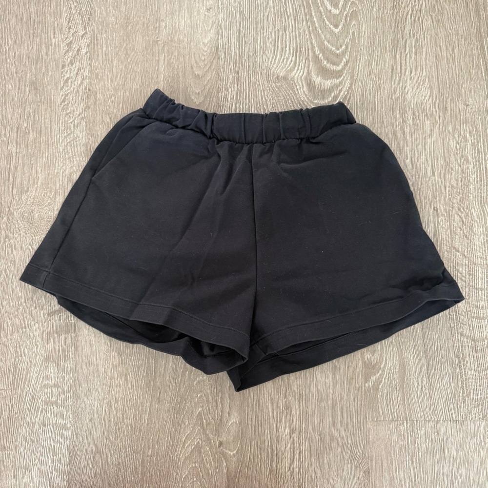 Good American - Weekend Shorts in Black